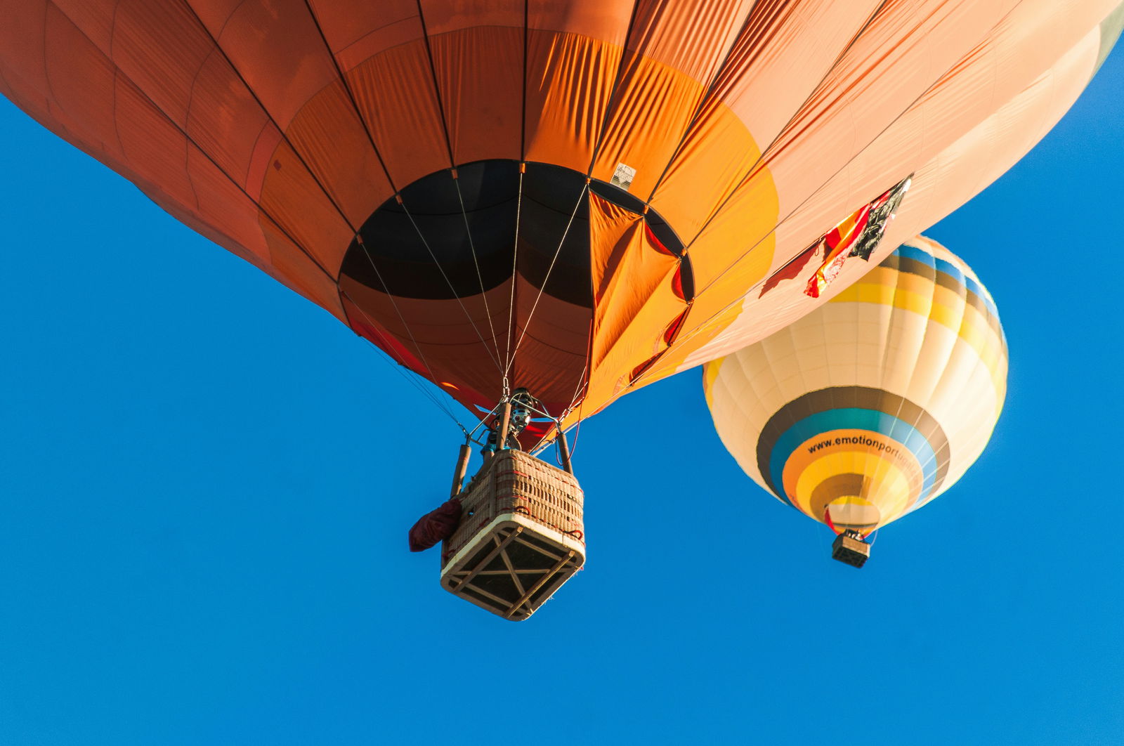 ballon-vz8tWSNl9BE-unsplash