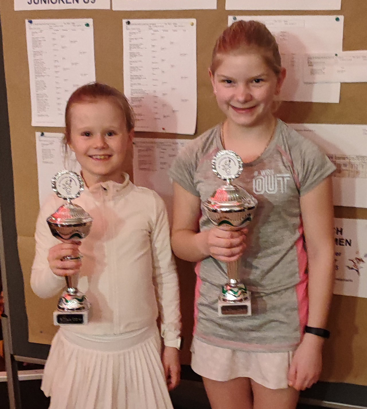 Die Braunschweigerin Leonie Friedrich (rechts) gewann das U10-Finale gegen Charlotte Rösing aus Hamburg.