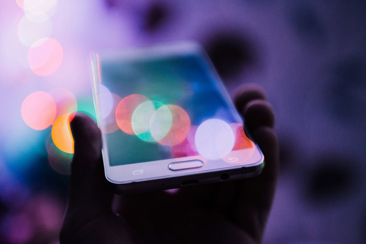 handy-0VGG7cqTwCo-unsplash