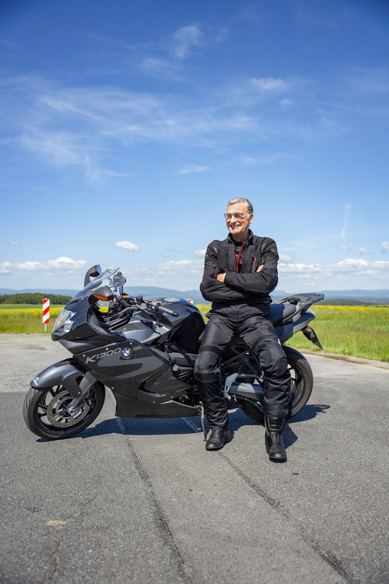 Klaus Stäblein auf seiner BMW