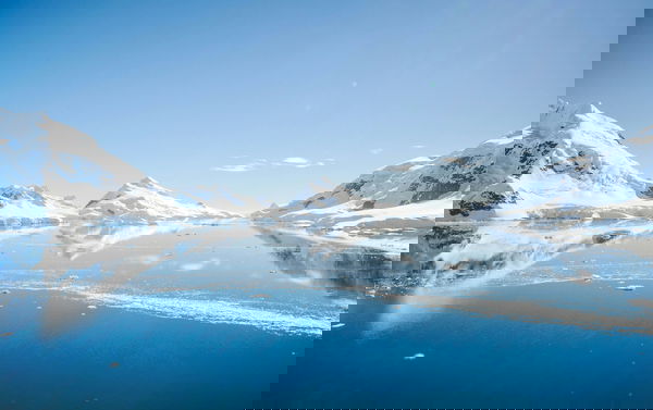 antarctica-XuD9vHw6yeY-unsplash