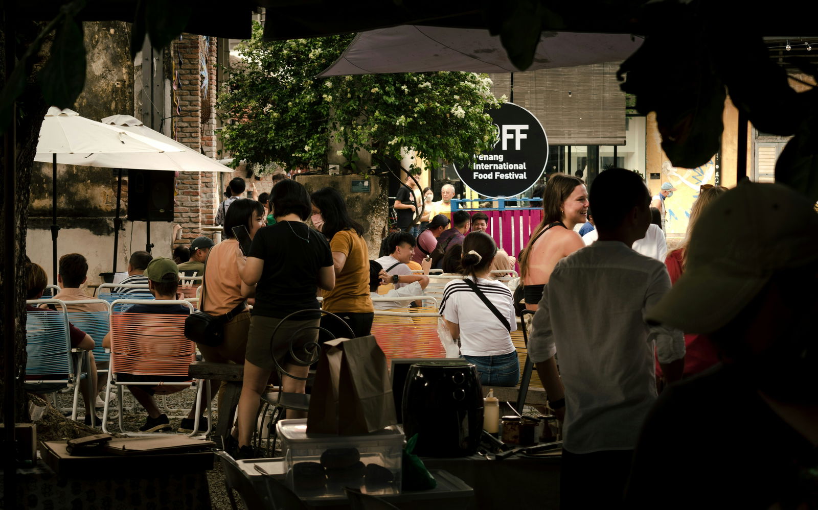 socializing--Pvc1ZzpHks-unsplash