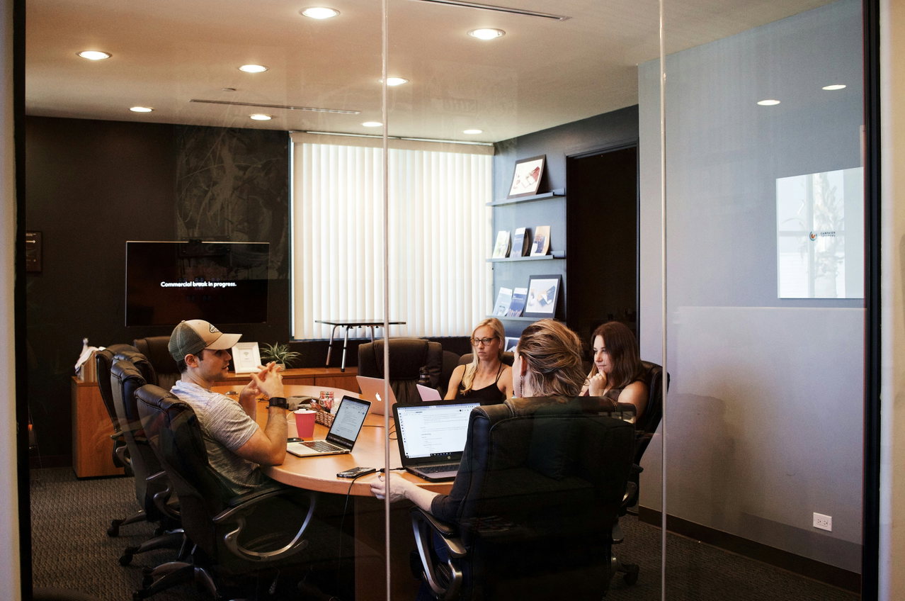 team meeting-qCi_MzVODoU-unsplash