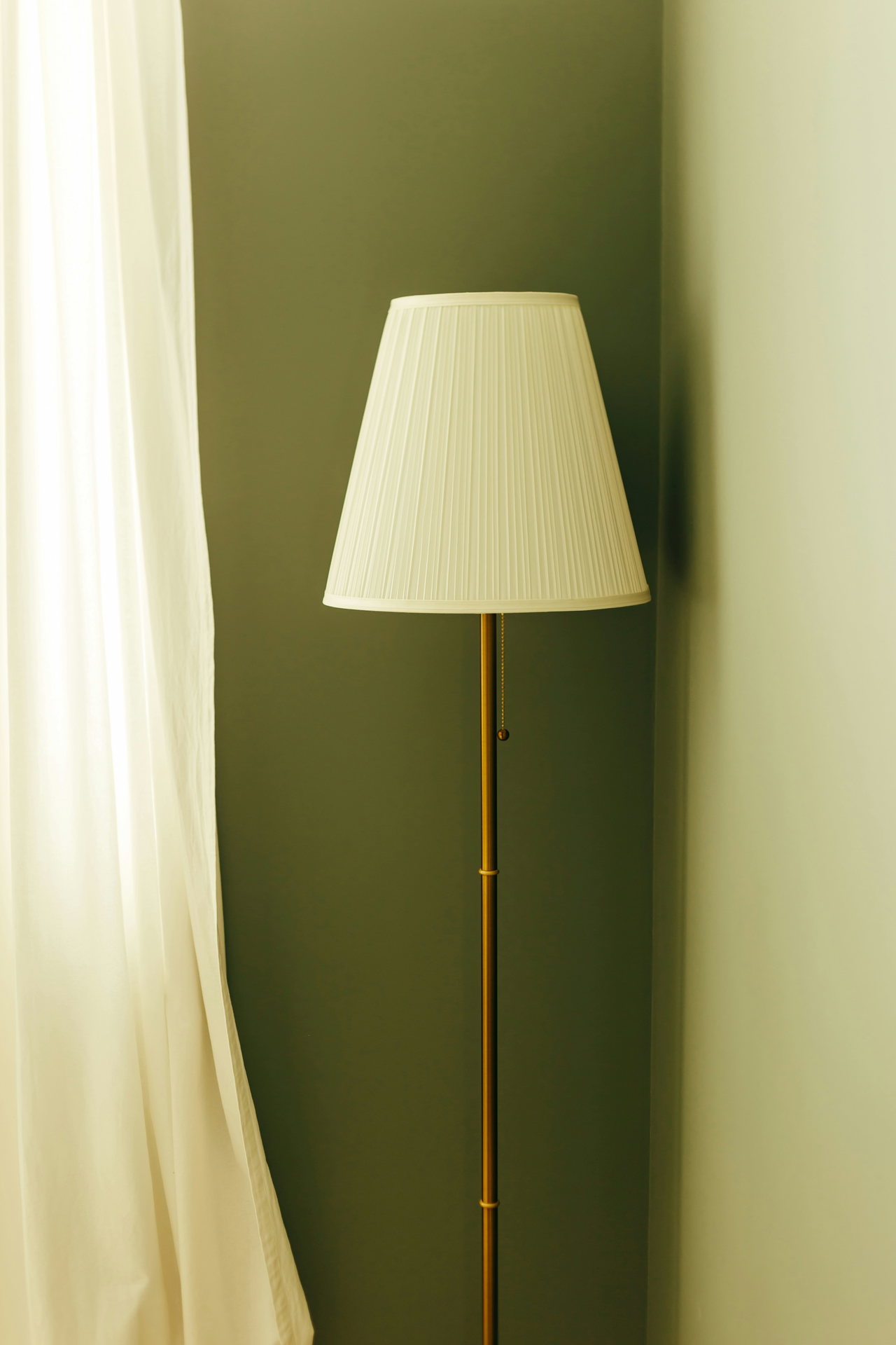 lamp interior--XvB6cNhFjk-unsplash