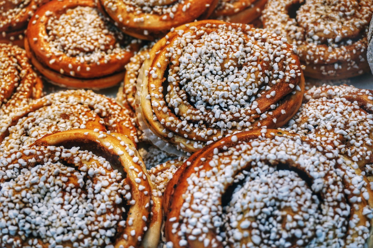Zimtschnecke mit Hagelzucker