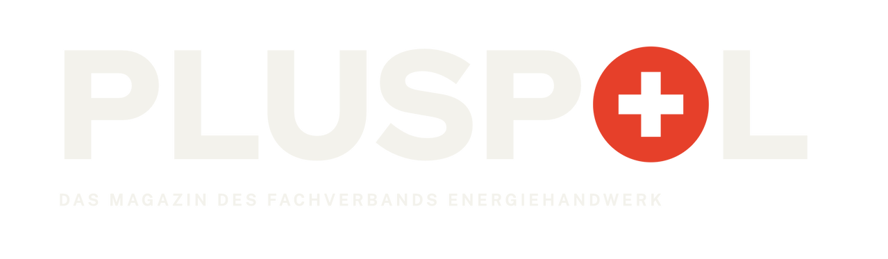 Logo PLUSPOL in heller Schrift, das O als rote Scheibe mit Plus; darunter: Das Magazin des Fachverbands Energiehandwerk.
