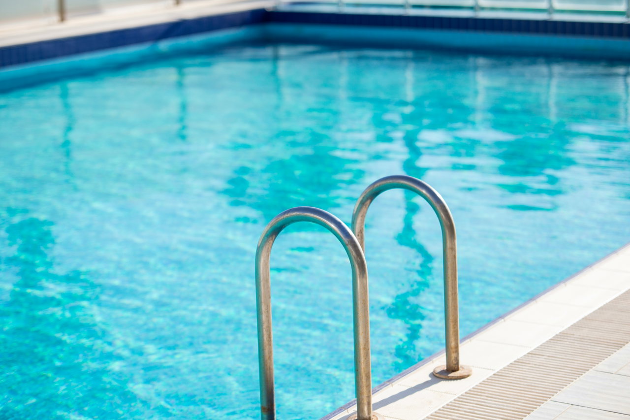 Schwimmbad-JhcQHSBMask-unsplash