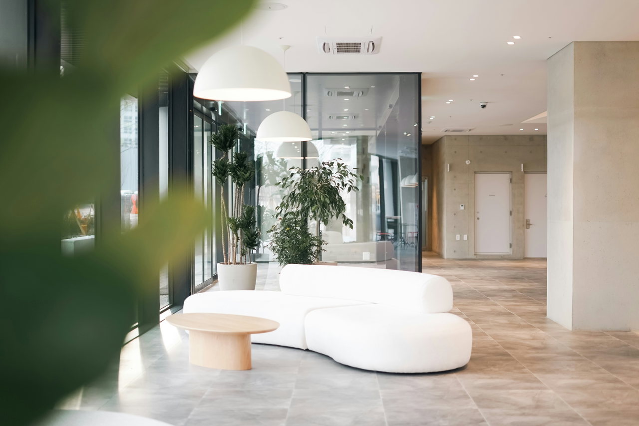 corporate office-HR7PVFL20N0-unsplash