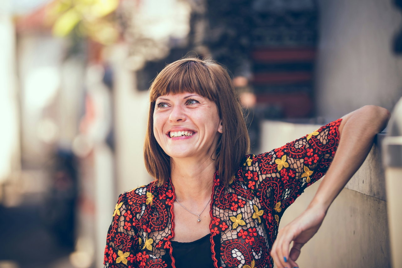 portrait woman-j5almO1E8rU-unsplash