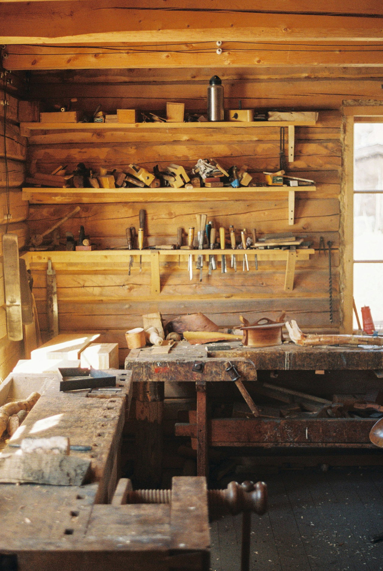 furniture workshop craftsman wood atelier-gKvDtyVPNYw-unsplash