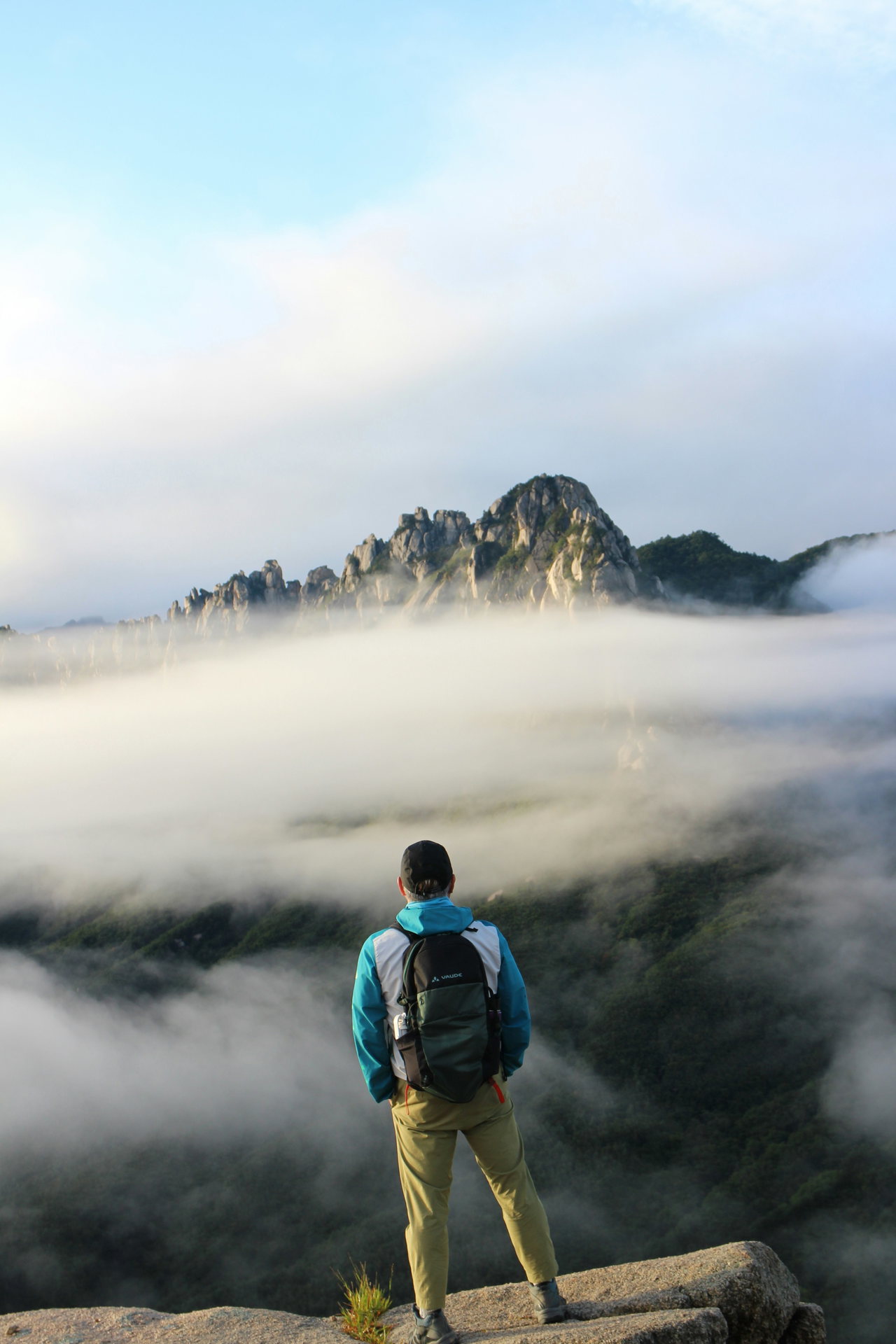 Wanderer über einem Wolkenmeer