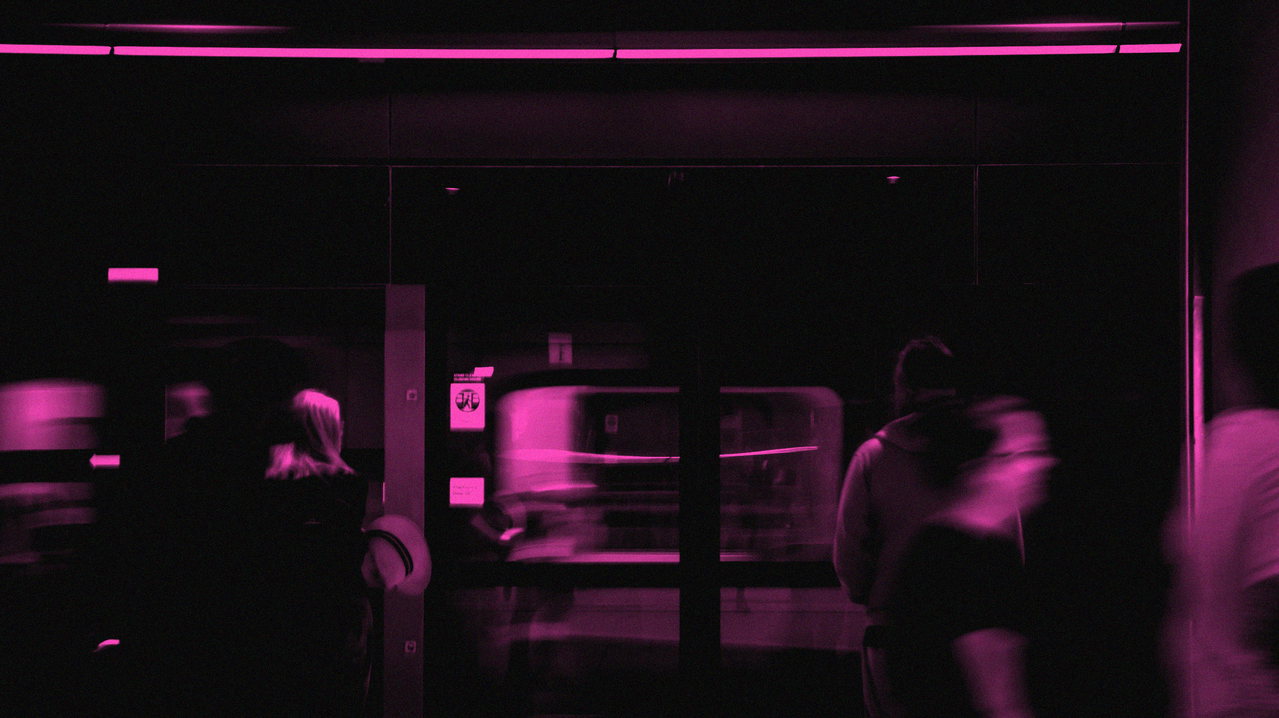 tuer_magenta