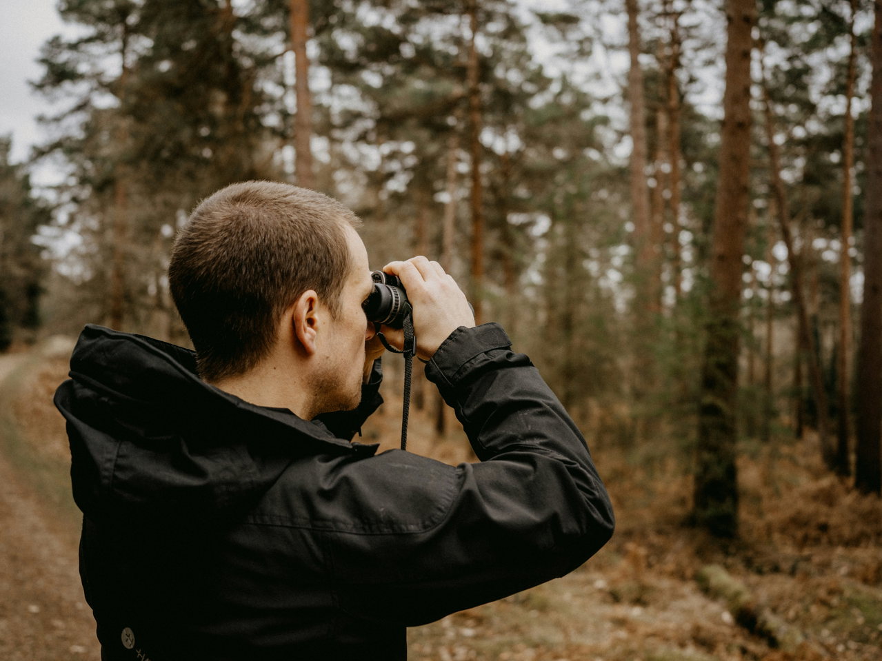 fernglas-RR5w4xq4GGA-unsplash