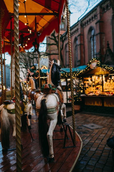 Kinderkarussell-c-Kerstin-von-Sanvie