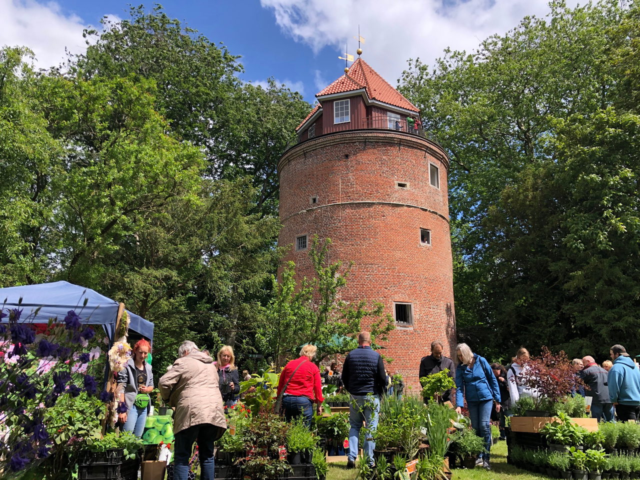 Burggarten-Stickhausen-Marktszene