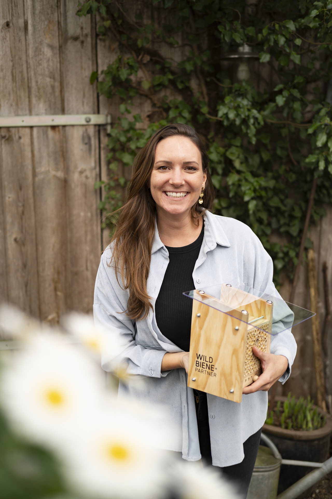 Wildbiene+Partner-BeeHome-Mara-Saxon-Young