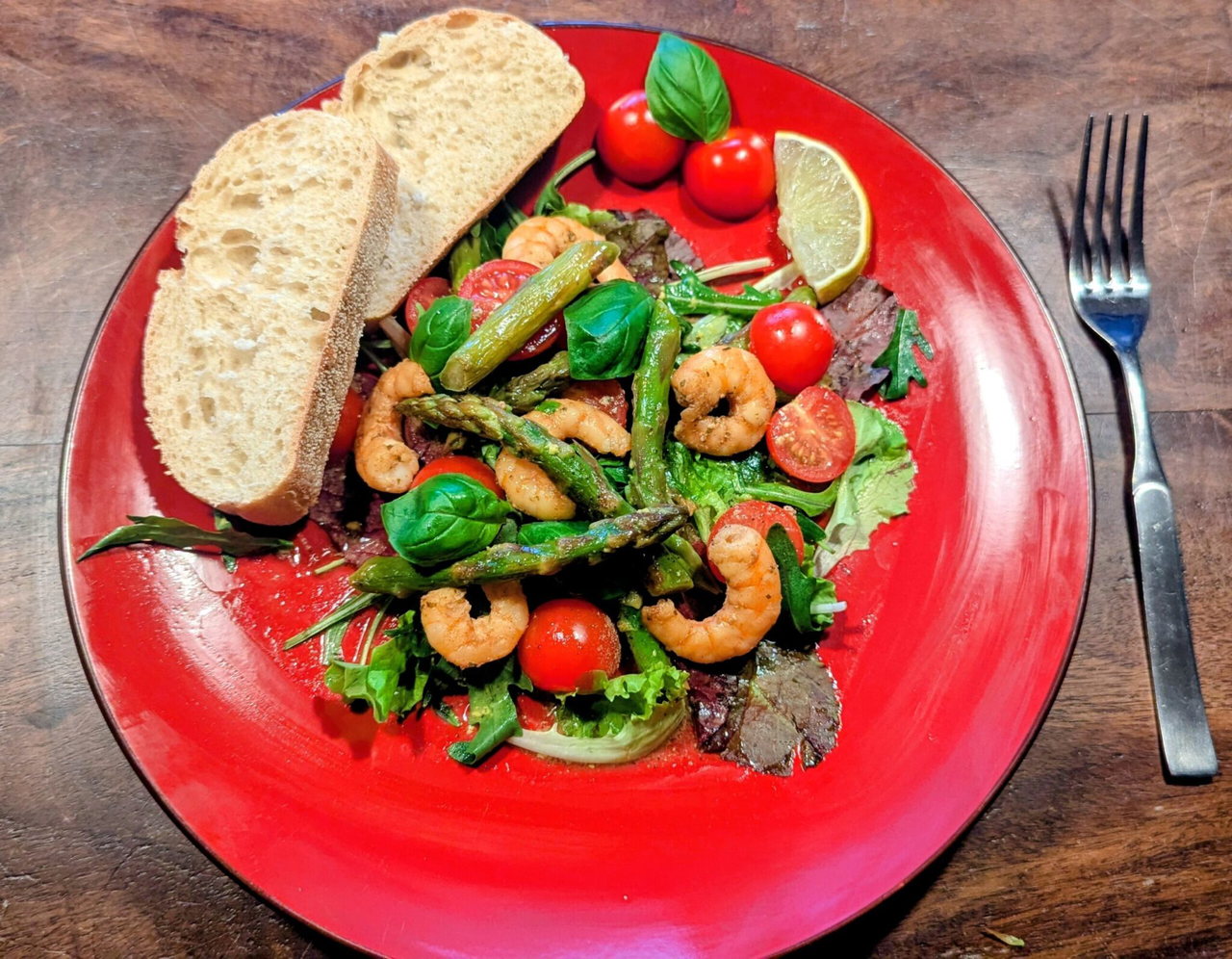 spargelsalat-garnelen-tomaten-teller 