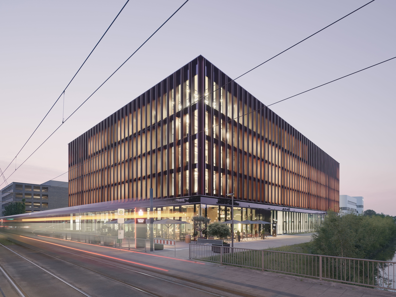 Hauptsitz-der-Sparkasse-Bremen-im-Technologiepark-der-Universität-Bremen