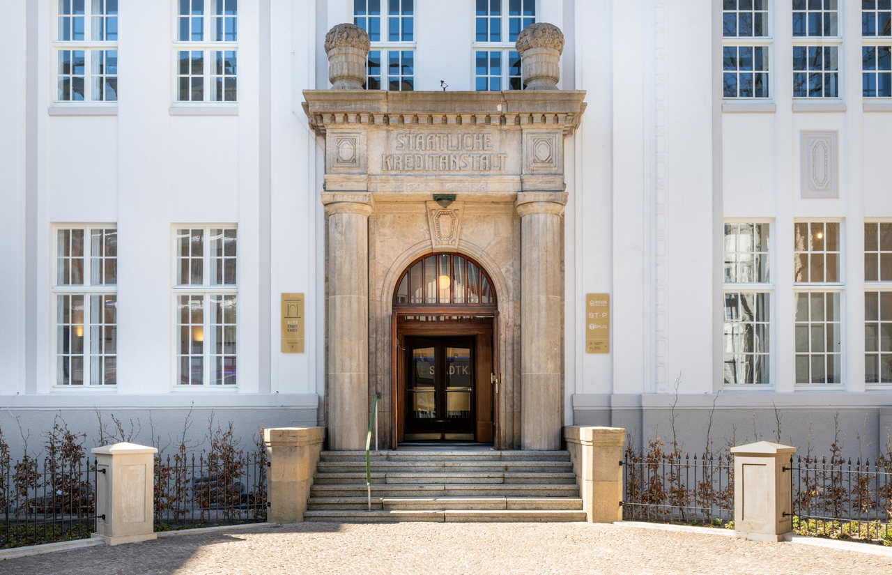 Aussenansicht_Eingang_8168neu