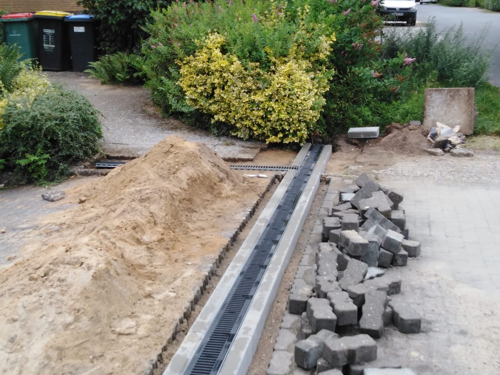 f42f60e1-954f-4e5f-8f0f-0f9d841ff7d7